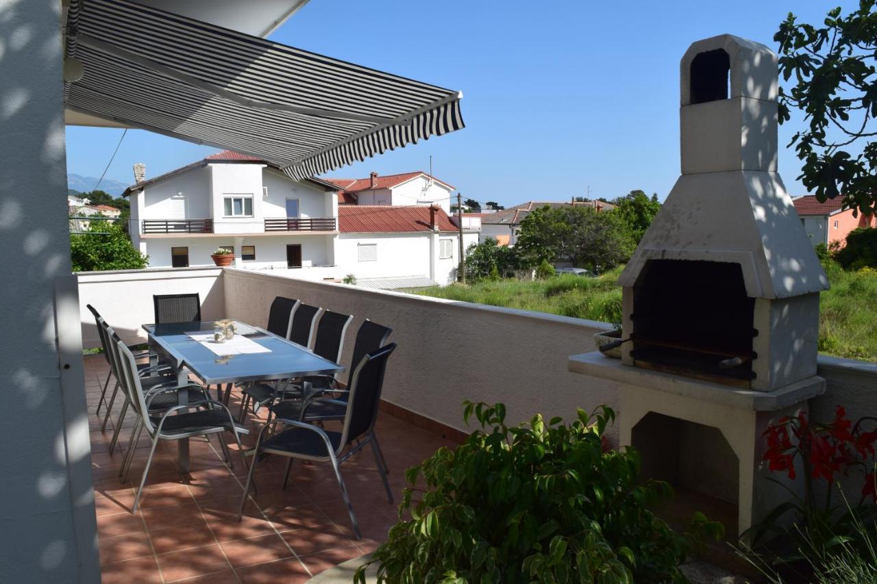 Apartments With A Parking Space Rab - 12383 Banjol Esterno foto