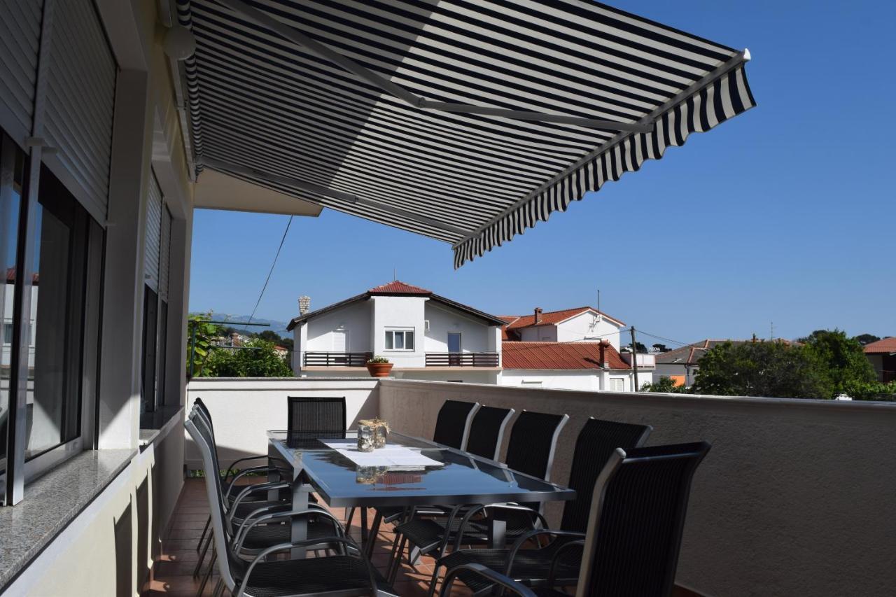 Apartments With A Parking Space Rab - 12383 Banjol Esterno foto